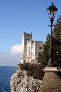 Il Castello ed il Lampione