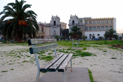 Palermo - I piloni di Porta Felice Palermo - I piloni di Porta Felice