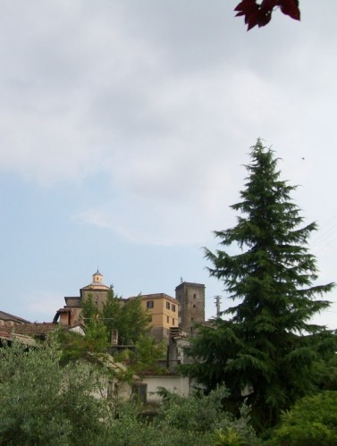 Pofi - vista così la Torre sembra piccina piccina.. Pofi - vista così la Torre sembra piccina piccina..