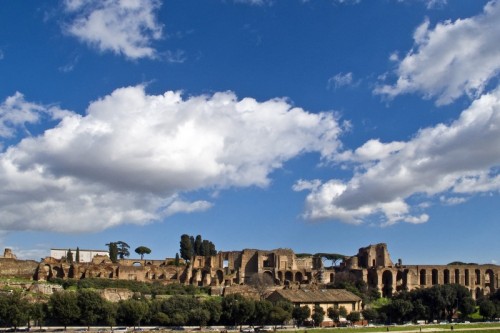 Roma - Ruderi e cielo