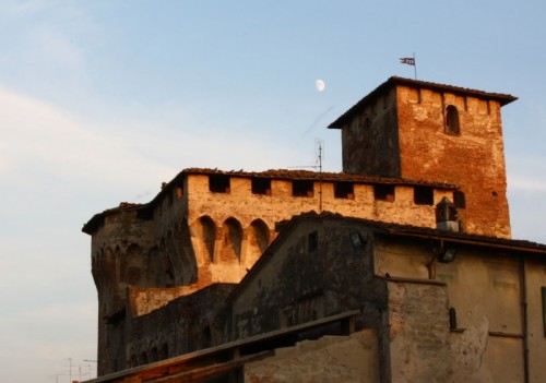 Campi Bisenzio - La Rocca e la luna