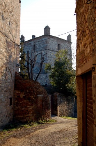 Castello di Serravalle - Dal vicolo Boccadiferro