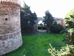Castello Aragonese - Il cortile interno -