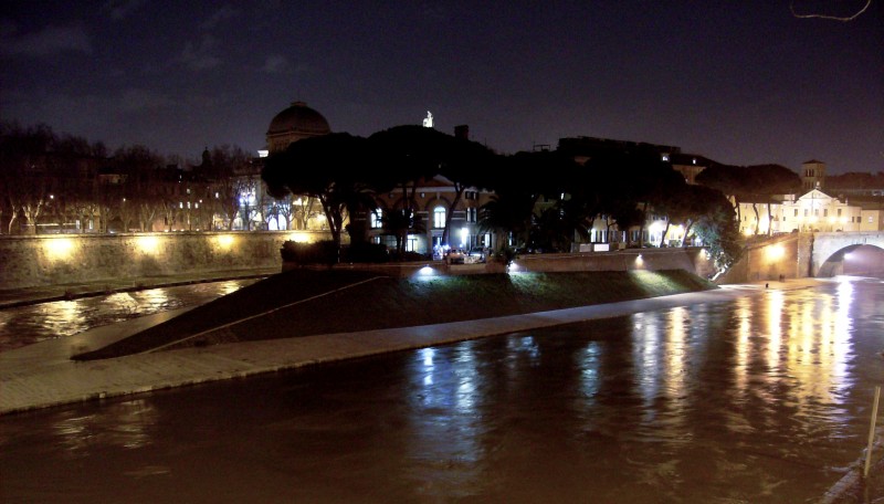 ''Isola Tiberina di notte'' - Roma