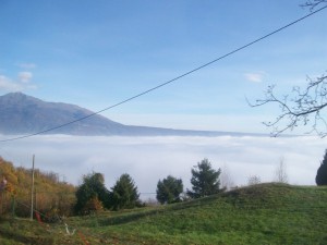 nebbia vista dalla montagna