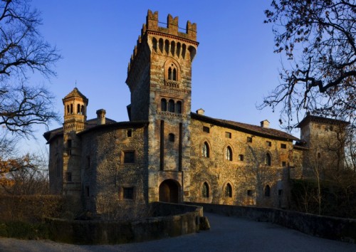 Filago - Ed in ultimo arrivo' questa visione d'insieme del Castello di Marne Filago - Ed in ultimo arrivo' questa visione d'insieme del Castello di Marne