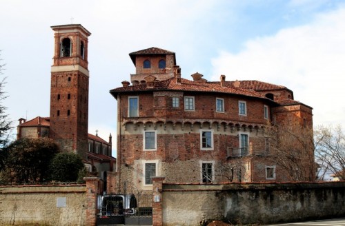 Sandigliano - Castello con ingresso