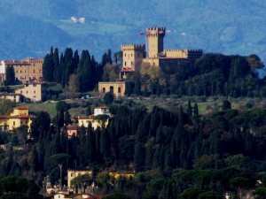 Castello fiorentino fra i cipressi
