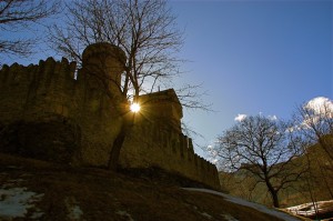 il sole fra le due torri del castello