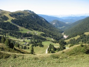 La valle su Alpe di Pampeago