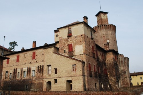 Sartirana Lomellina - Castello nel paese delle rane Sartirana Lomellina - Castello nel paese delle rane
