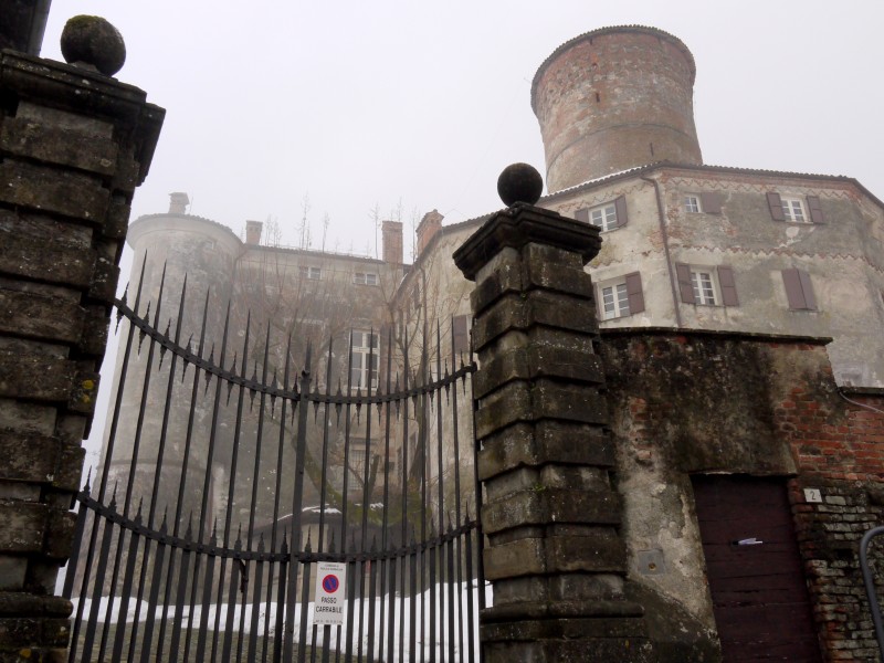 ''oltre il cancello……'' - Rocca Grimalda