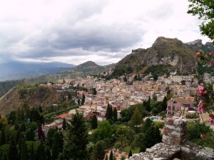 Adagiata sul monte Tauro