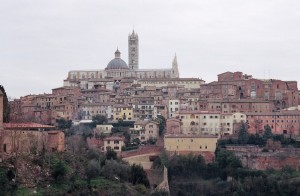 La Cattedrale naviga sui tetti di Siena