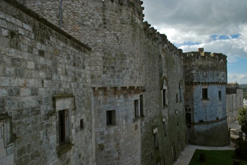 Carovigno - un nome importante per un bel castello: Castel Dentice di Frasso Carovigno - un nome importante per un bel castello: Castel Dentice di Frasso