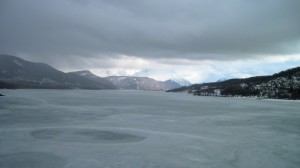 Il lago ghiacciato