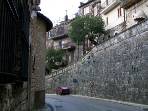 Mura fortificate a Vallecorsa..