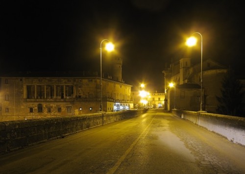 Viterbo - il castello di Bagnaia e torre di notte