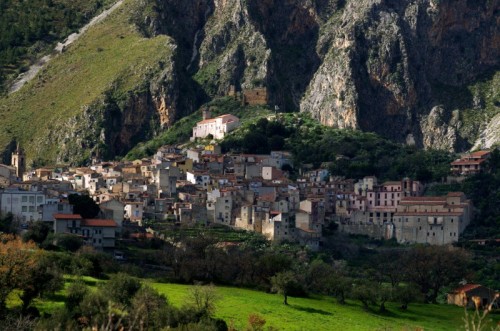 Isnello - un paese tra i monti delle Madonie