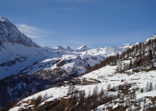 Ayas - Val d'Ayas: panorama con il villaggio Resy