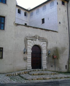 l’ingresso al castello Theodoli