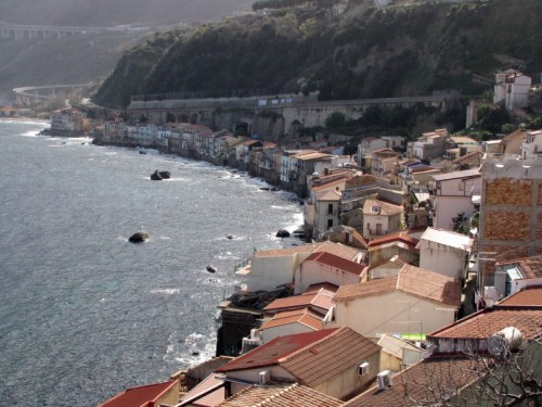 Scilla - Tutte insieme per resistere al mare...