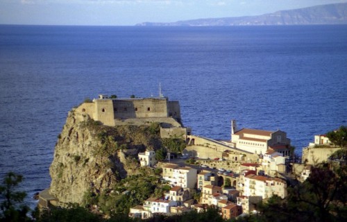 Scilla - Panorama e castello dei Ruffo
