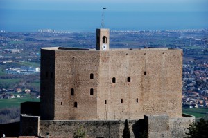 Inchino a sua altezza…………