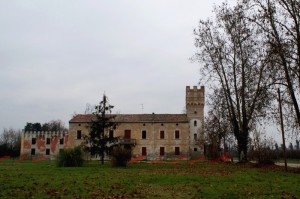 Villa Navarra con Torre Parisina a Gualdo