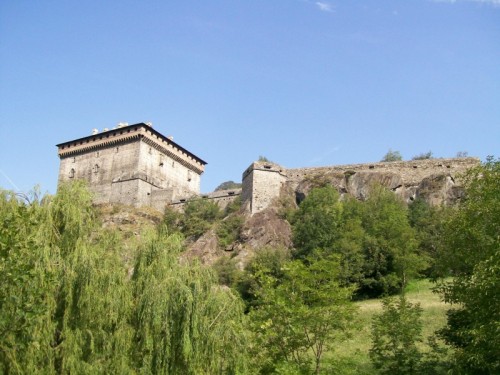 Verrès - Come una roccia Verrès - Come una roccia