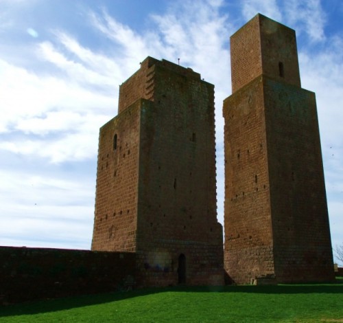 Tuscania - La difesa di S.Pietro Tuscania - La difesa di S.Pietro