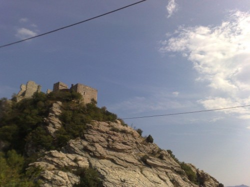 Castelvecchio di Rocca Barbena - Castello dei Marchesi Clavesana visto da dietro
