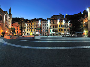 Piazzetta sul porto di Lerici