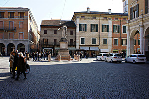 Piazza Savonarola