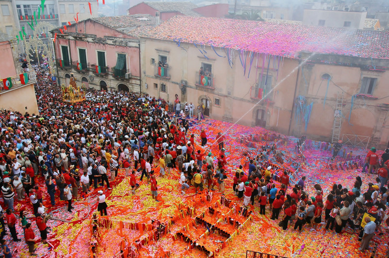 ''La piazza in festa'' - Palazzolo Acreide
