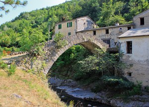 Ponte romanico a Pieve di Teco