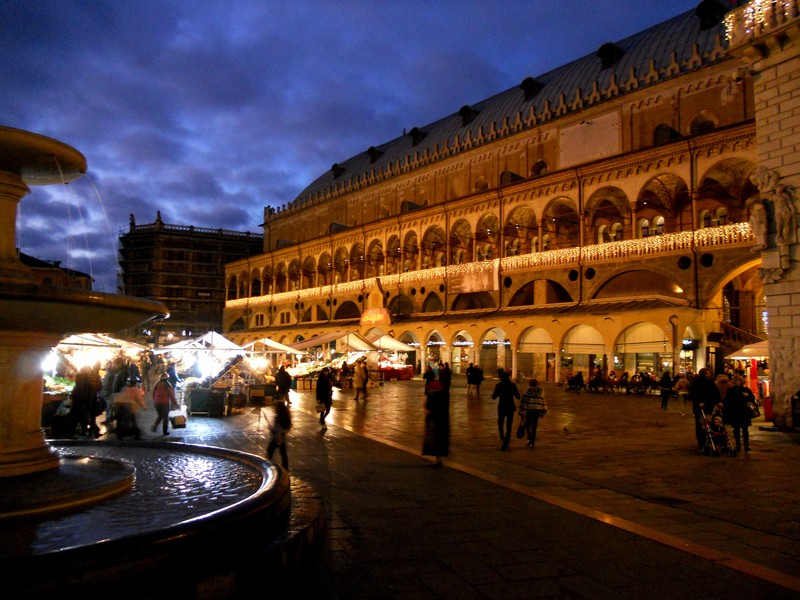 ''Piazza delle Erbe'' - Padova