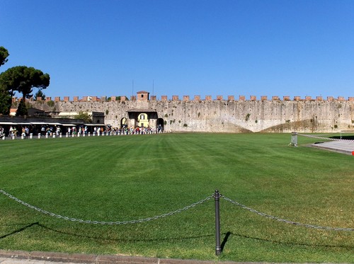 Pisa - Il Camposanto dall'esterno