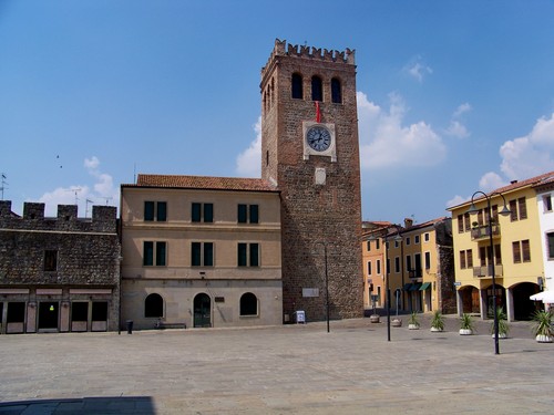 Monselice - Piazza Mazzini - Torre civica (o dell' Orologio) Monselice - Piazza Mazzini - Torre civica (o dell' Orologio)