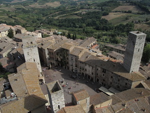 San Gimignano piazza della Cisterna
