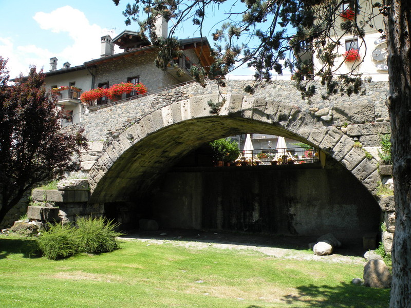 ''il Ponte di Pietra'' - Aosta