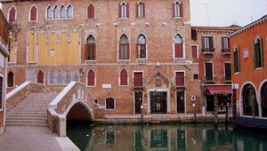 eleganti cornici veneziane