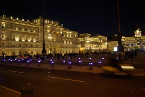 Piazza Unità d’Italia la sera della barcolana