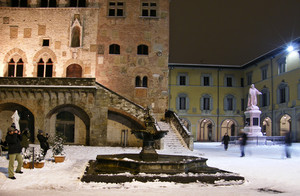La piazza e la neve