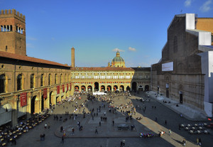 Piazza Maggiore al calar del sole