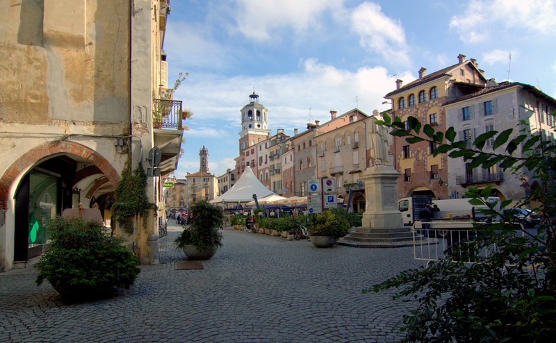 ''Piazza Santorre di Santarosa'' - Savigliano