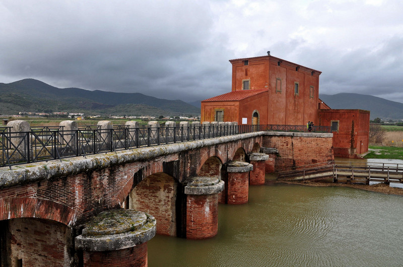 ''il ponte della casa rossa.'' - Castiglione della Pescaia