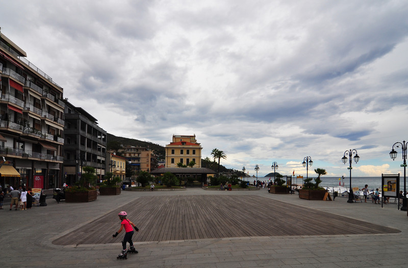 ''Piazza dei Partigiani'' - Alassio