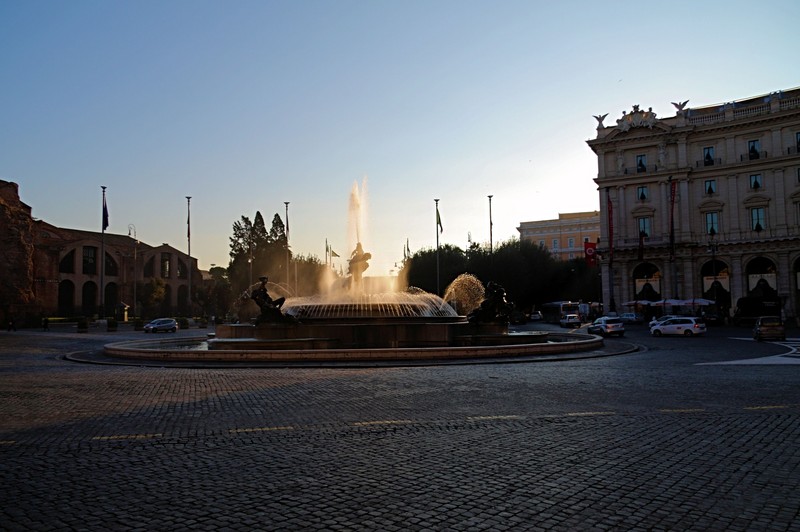 ''Primi raggi di sole sulle Naiadi'' - Roma