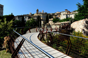 Ferro e legno verso la casa di Francesco